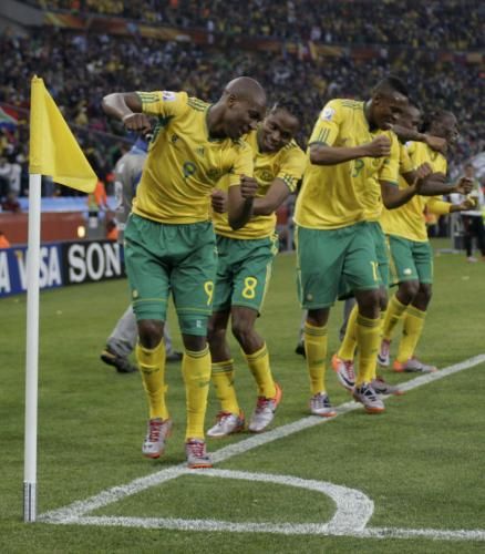 2010-06-11t164657z_01_wcp570_rtridsp_3_soccer-world_reuters