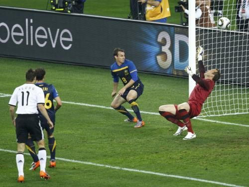 2010-06-13t184246z_01_wcc118_rtridsp_3_soccer-world_reuters