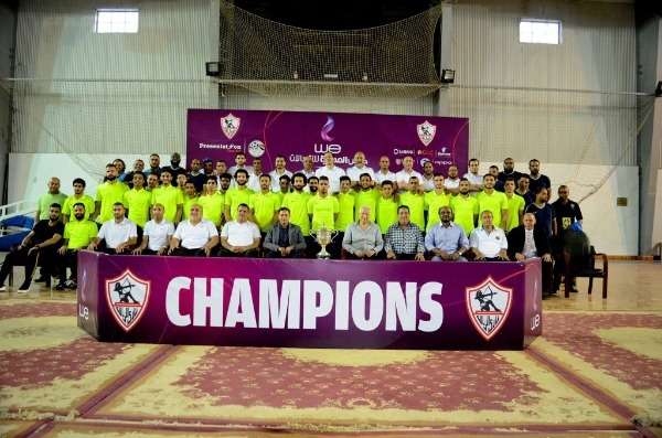 مجلس الزمالك يحتفل مع اللاعبين