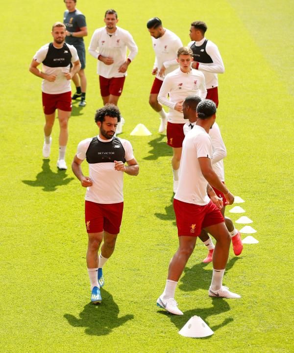 لاعبو ليفربول 