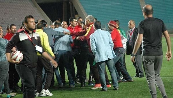 جانب من مباراة بين الفريقين