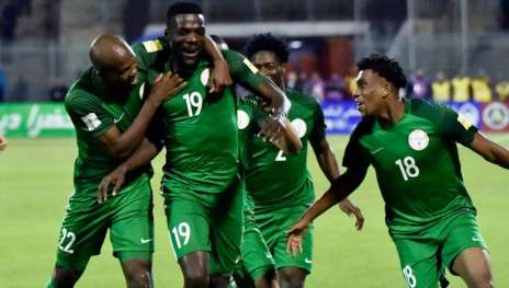 لاعبو منتخب نيجيريا 