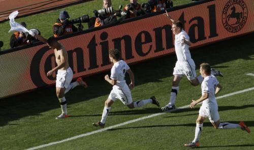 2010-06-15t134103z_01_wcc585_rtridsp_3_soccer-world_reuters
