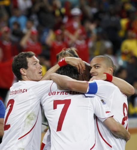 2010-06-16t152919z_01_mad139_rtridsp_3_soccer-world_reuters