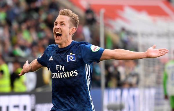 لويس هولتبي