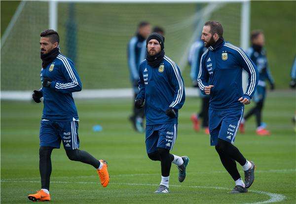 هيجواين وميسي