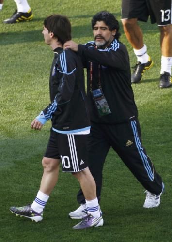 2010-06-12t133428z_01_wcp516_rtridsp_3_sport-soccer_reuters