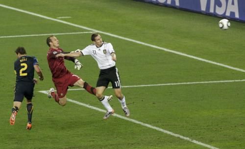 2010-06-13t193732z_01_wcc127_rtridsp_3_soccer-world_reuters