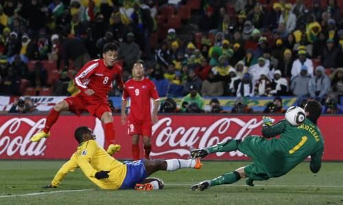 عند إحرازه هدفه الوحيد بمرمى منتخب البرازيل