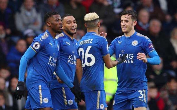 محرز مع لاعبي ليستر سيتي