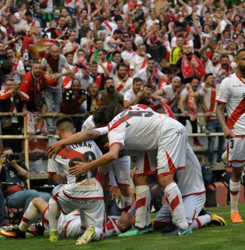 فرحة لاعبي رايو فاليكانو