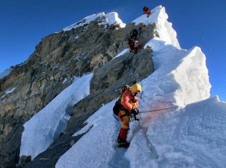 إيفرست - أرشيفية