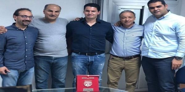  اجتماع بين القائمنين 