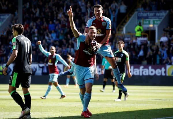 لاعبو بيرنلي