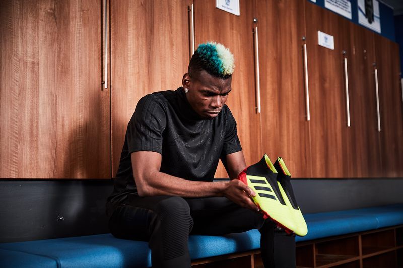 بوجبا سيرتدي حذاء Predator 18+