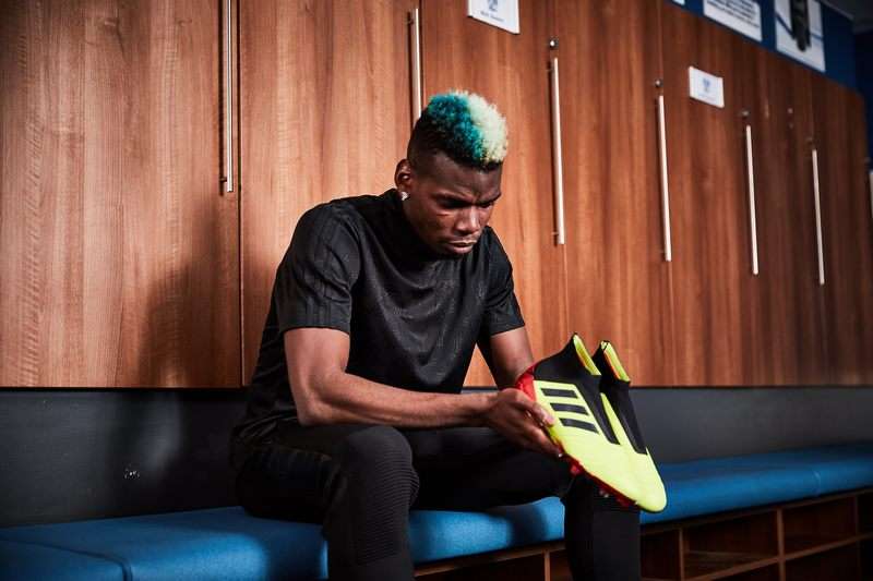 بوجبا سيرتدي حذاء Predator 18+