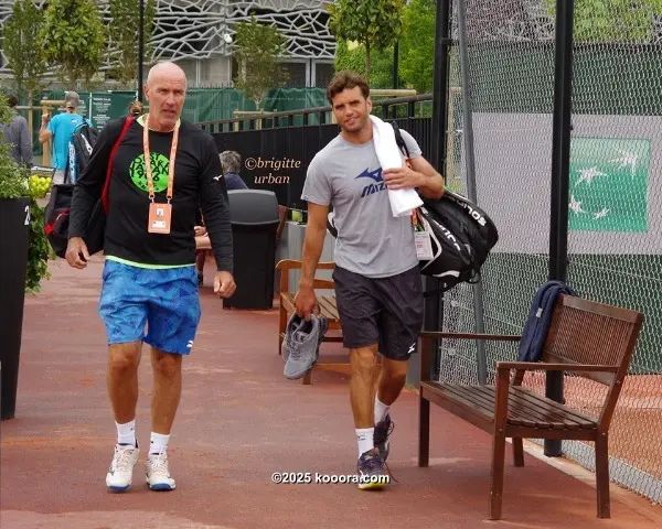 ?i=corr%2f53%2fkoo_53953