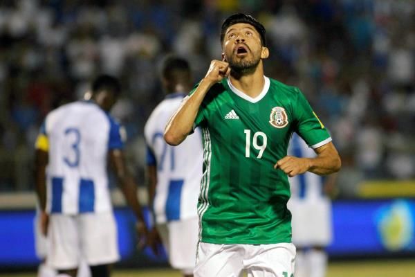2017-10-11t013543z_764136439_rc16d9a9a7b0_rtrmadp_3_soccer-worldcup-hnd-mex_reuters