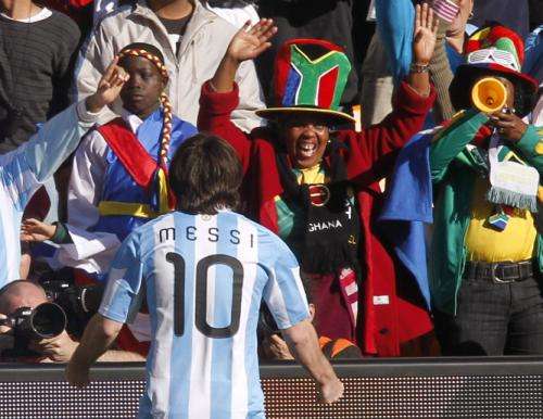 2010-06-17t131120z_01_wca216_rtridsp_3_soccer-world_reuters