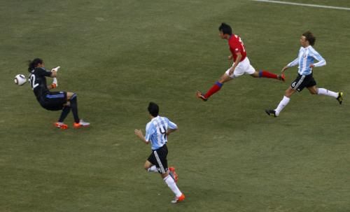 2010-06-17t125150z_01_wcptz125_rtridsp_3_soccer-world_reuters