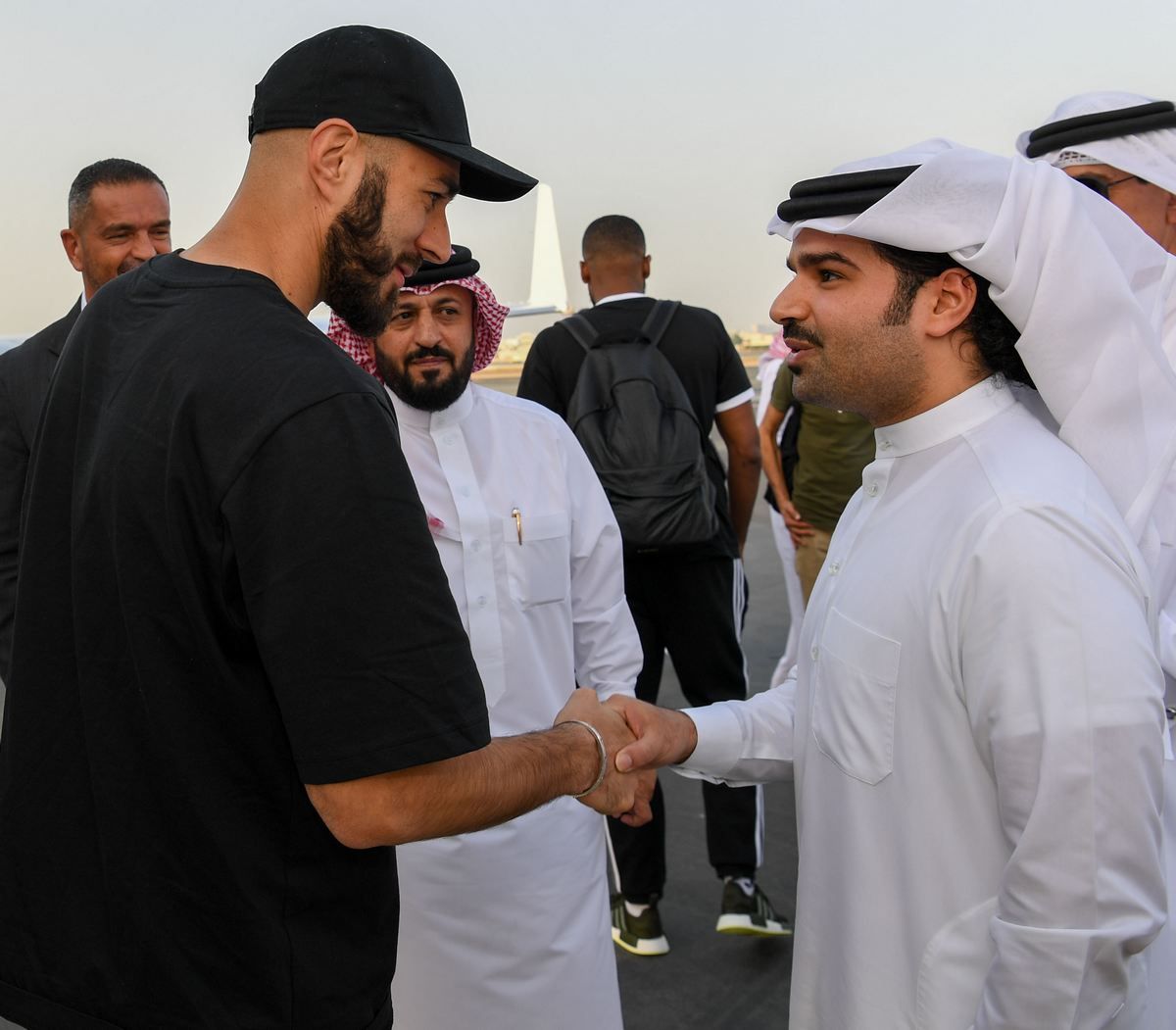 بنزيما مع الشيخ خالد بن علي