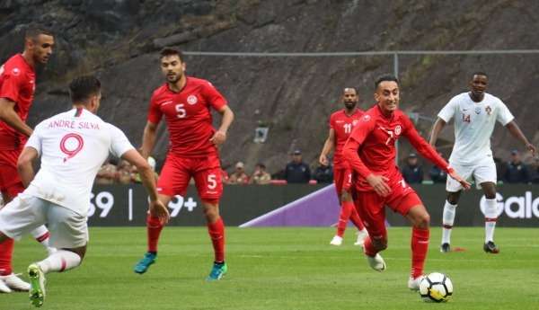 جانب من مباراة تونس والبرتغال