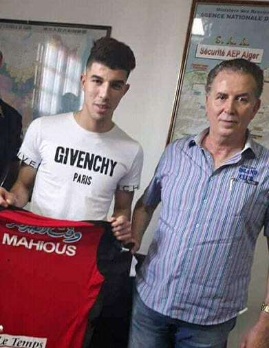 أثناء تقديم أيمن محيوص