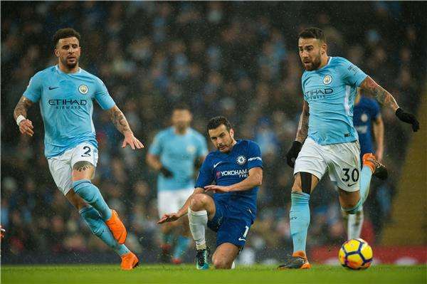 لقاء سابق بين الفريقين