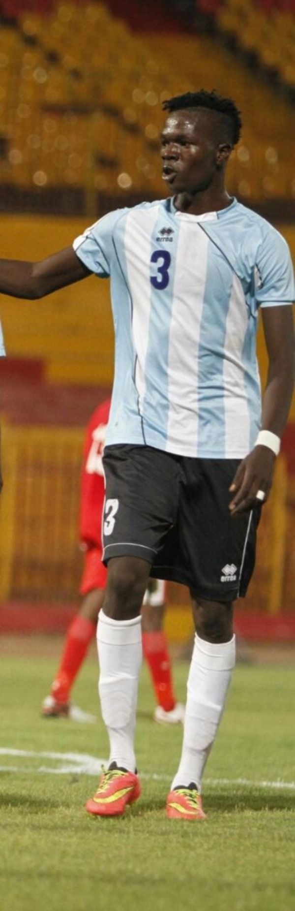 لاعب الأهلي شندي