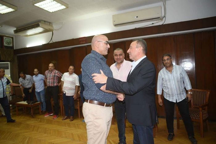 جانب من لقاء محمود الخطيب مع رئيس اتحاد اليد