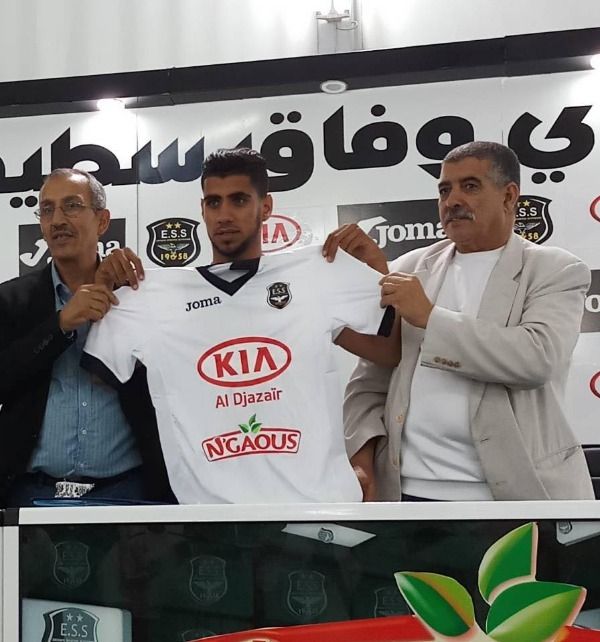 من تقديم اللاعب