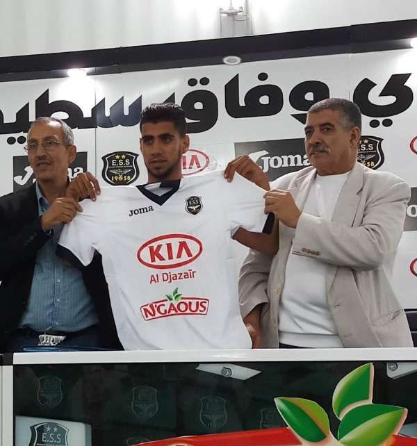 من تقديم اللاعب