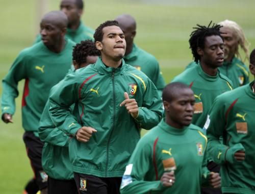 2010-06-15t131640z_01_rw07_rtridsp_3_soccer-world_reuters