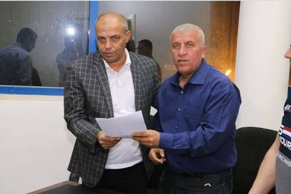 من توقيع قاسم على عقده