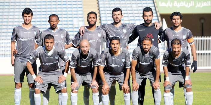 لاعبو الطائي