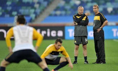 جانب من تدريبات المنتخب الأسترالي 