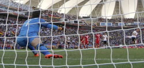 2010-06-18t130436z_01_aa25_rtridsp_3_soccer-world_reuters