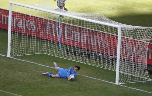 2010-06-18t131451z_01_aa29_rtridsp_3_soccer-world_reuters