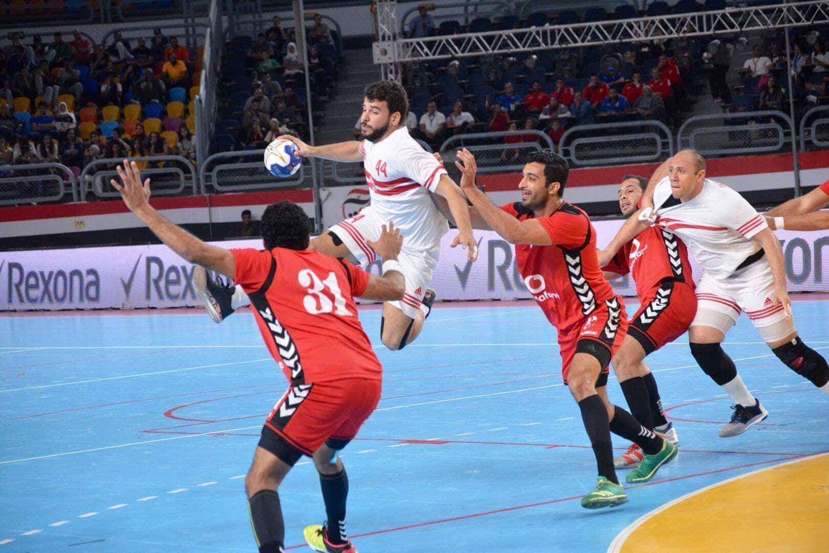 من لقاء سابق بين الأهلي والزمالك 