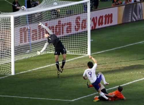 2010-06-19t133725z_01_wca424_rtridsp_3_soccer-world_reuters