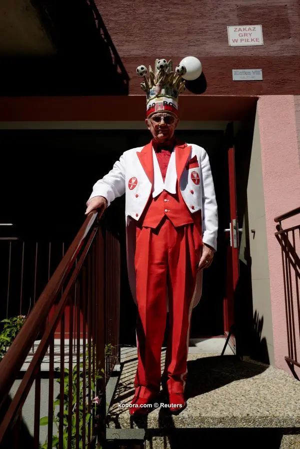 ?i=reuters%2f2018-06-08%2f2018-06-08t121321z_496254786_rc1a8fdf1e00_rtrmadp_3_soccer-worldcup-pol-superfan_reuters