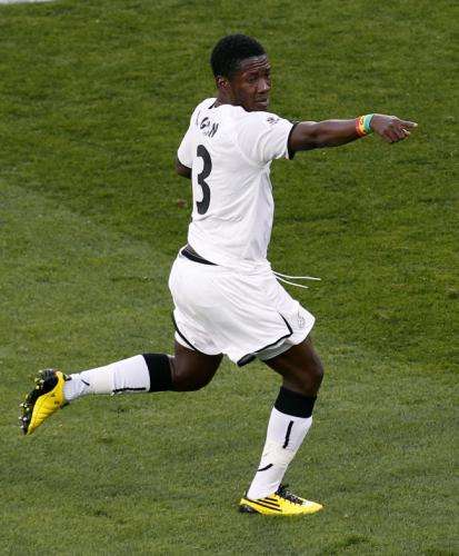 2010-06-19t143825z_01_wcb221_rtridsp_3_soccer-world_reuters