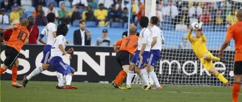 2010-06-19t124430z_01_wca236_rtridsp_3_soccer-world_reuters