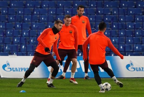 فيرمايلين مع لاعبي برشلونة