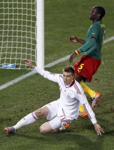 2010-06-19t190840z_01_wcp349_rtridsp_3_soccer-world_reuters