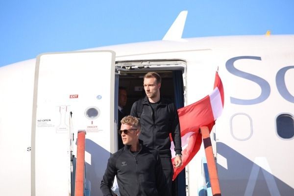 وصول لاعبي الدنمارك