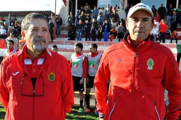 عزيز الصمدي (يمين)