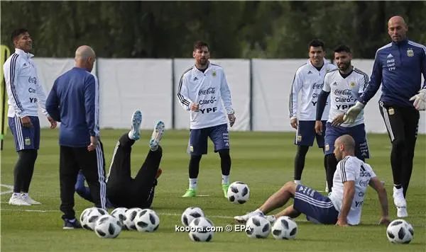 ?i=epa%2fsoccer%2f2018-06%2f2018-06-11%2f2018-06-11-06800689_epa