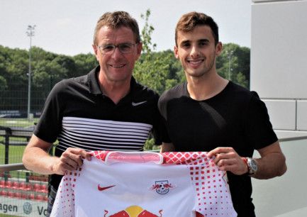 من تقديم اللاعب ساراتشي