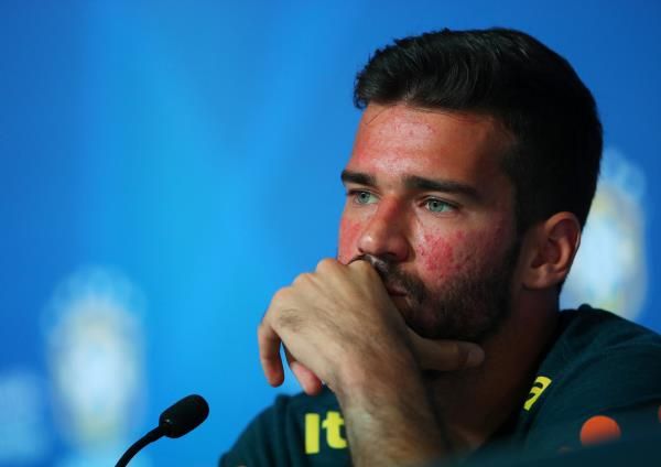 أليسون بيكر